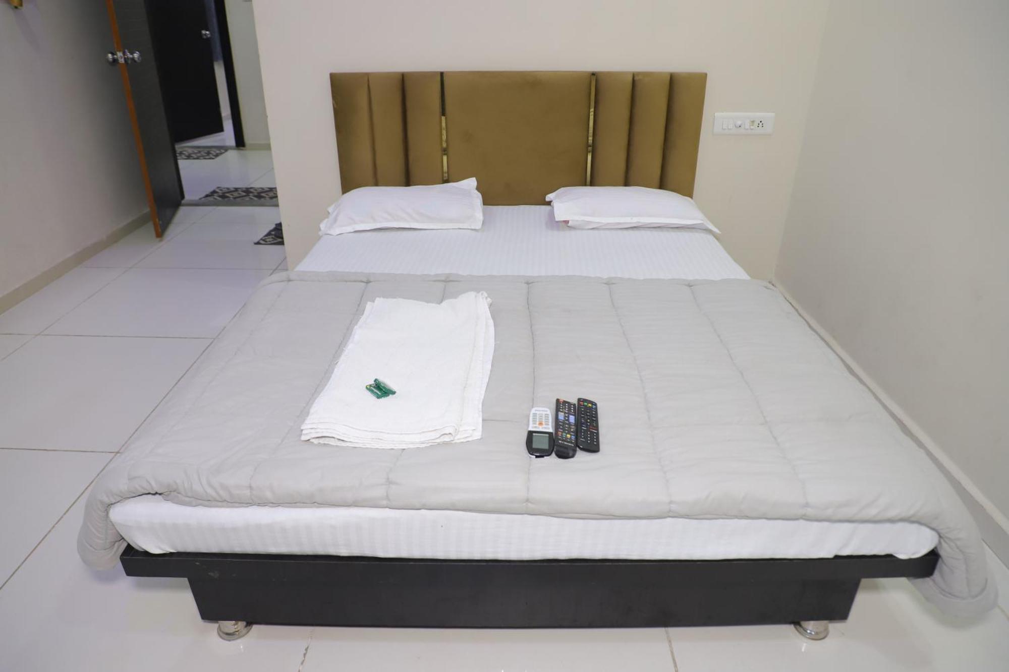 Satkar Home Stay Ujjain Extérieur photo